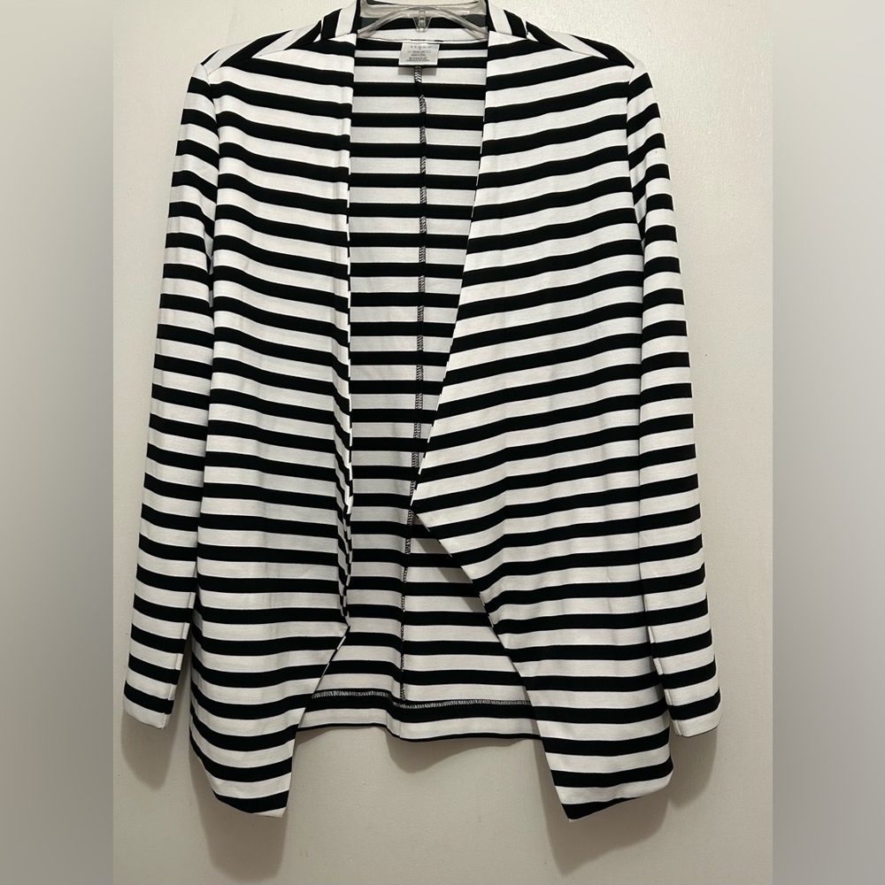 Serra Women’s Black and White Open front Blazer or Cardigan